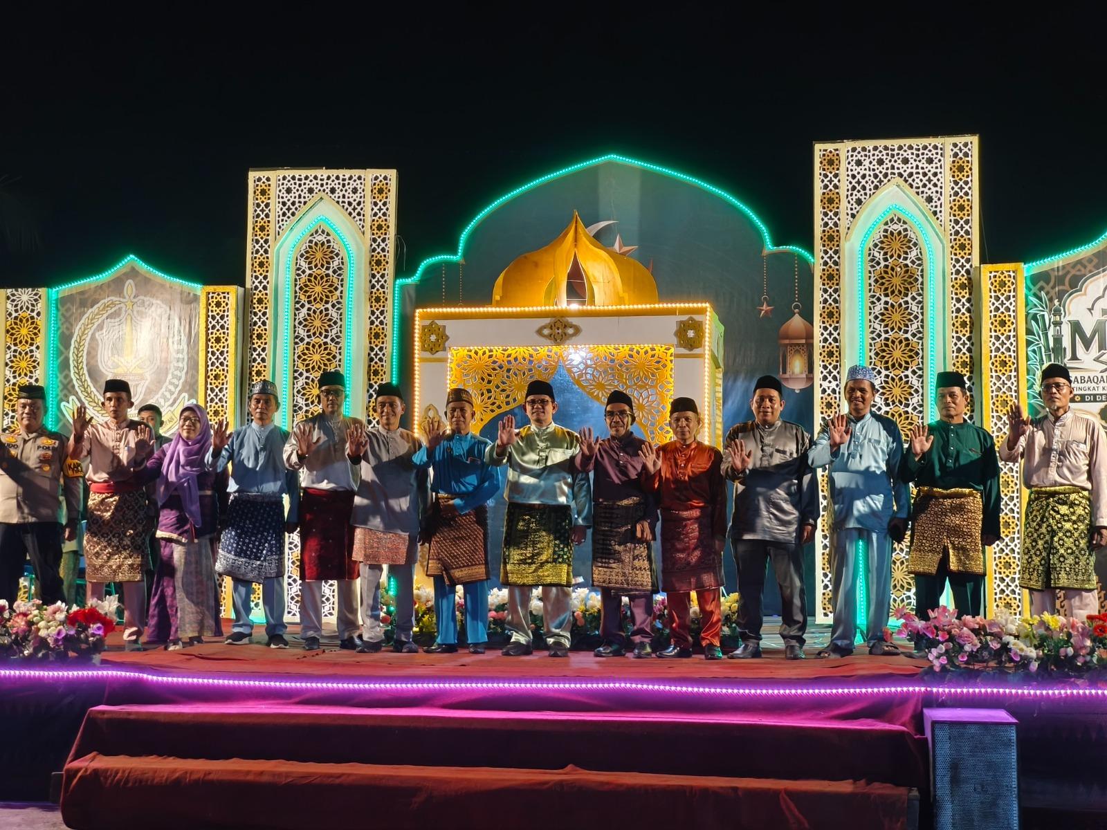 Tabuhan Rebana dan Tari Selamat Datang Meriahkan Pembukaan MTQ ke-25 Kecamatan Tekarang di Desa Merubung