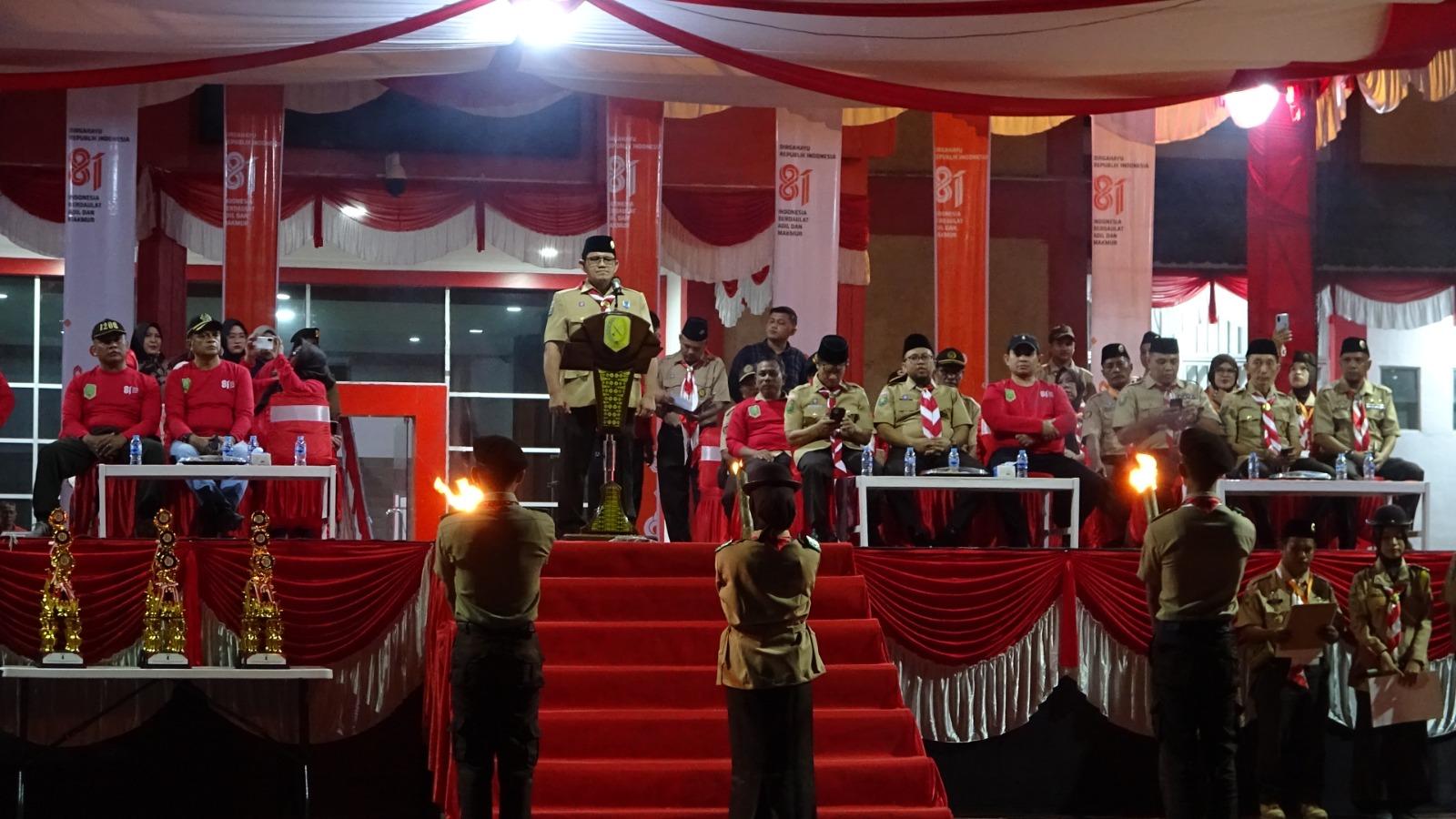 Pawai Obor HUT Pramuka ke-65 dan HUT ke-81 RI Semarakkan Sambas