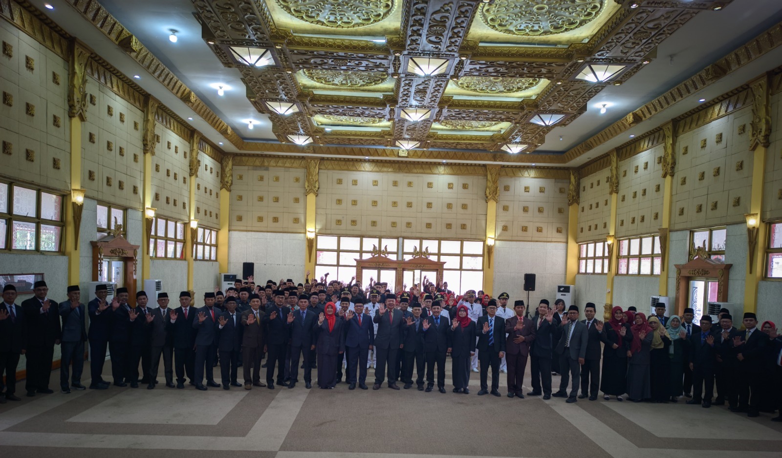 BUPATI SAMBAS LANTIK 91 PEJABAT, PERKUAT ORGANISASI SUKSESKAN PROGRAM NASIONAL DAN DAERAH