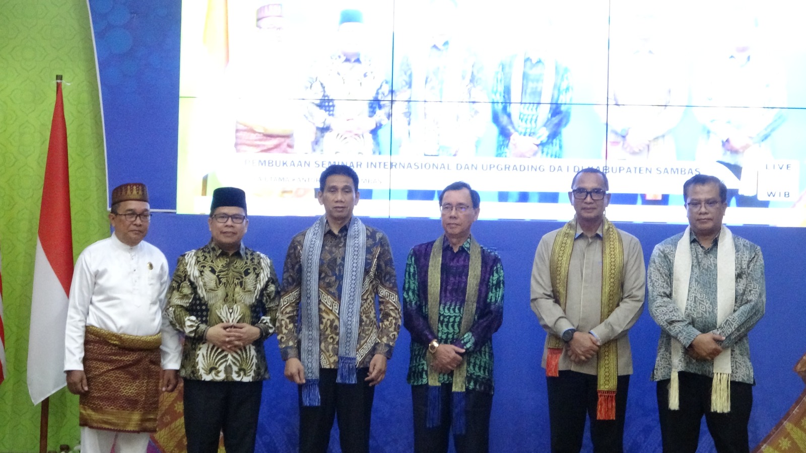 Bupati Sambas dan Wamendagri Buka Seminar Internasional Dai, Perkuat Peran di Wilayah Perbatasan