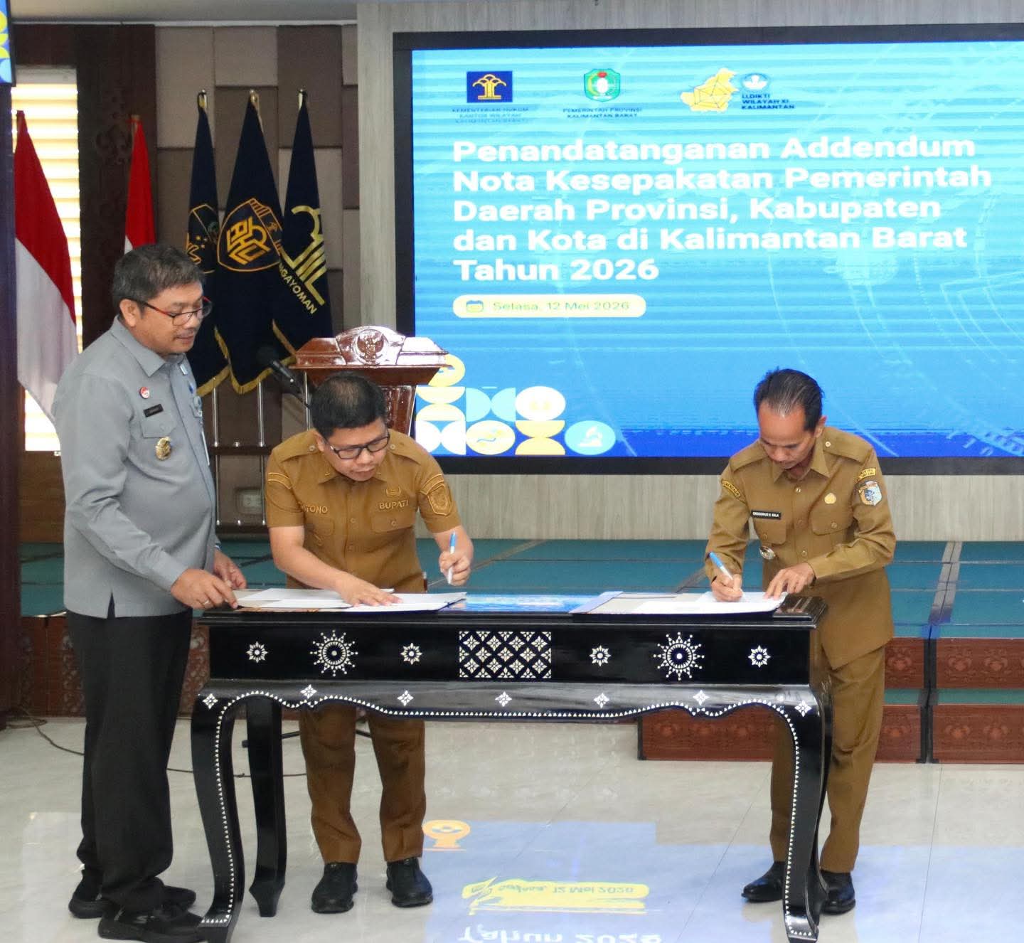 Perkuat Sinergi, Bupati Satono Tandatangani Kesepakatan Pelayanan Hukum Se-Kalbar