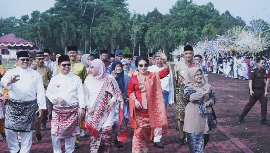Bupati Satono Ajak Masyarakat Perkuat Kebersamaan, Sambas Siap Melaju Jadi Daerah Perbatasan yang Maju dan Berdaya Saing