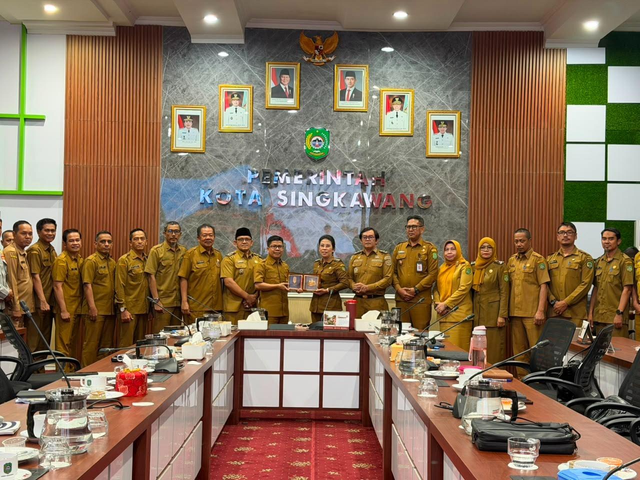 Pemkab Sambas dan Pemkot Singkawang Perkuat Sinergi Pembangunan Antarwilayah