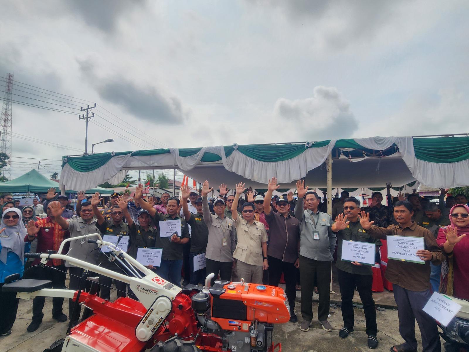 SUKSESKAN PROGRAM PANGAN NASIONAL, I CARE KEMENTAN BERI BANTUAN HIBAH TERBESAR SE-INDONESIA UNTUK KABUPATEN SAMBAS