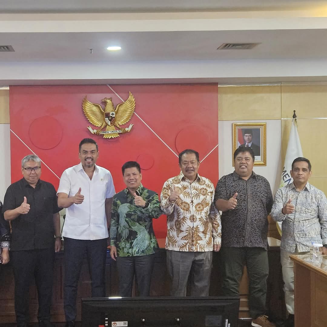 BUPATI SAMBAS H. SATONO MELAKUKAN KUNJUNGAN KERJA KE KEMENTERIAN UMKM RI