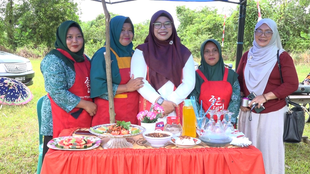 HADIRKAN LOMBA KULINER DI FESTIVAL PESISIR TEMAJUK 2025, KETUA DEKRANASDA YUNISA KATAKAN SEBAGAI SARANA PROMOSI MAKANAN KHAS TEMAJUK