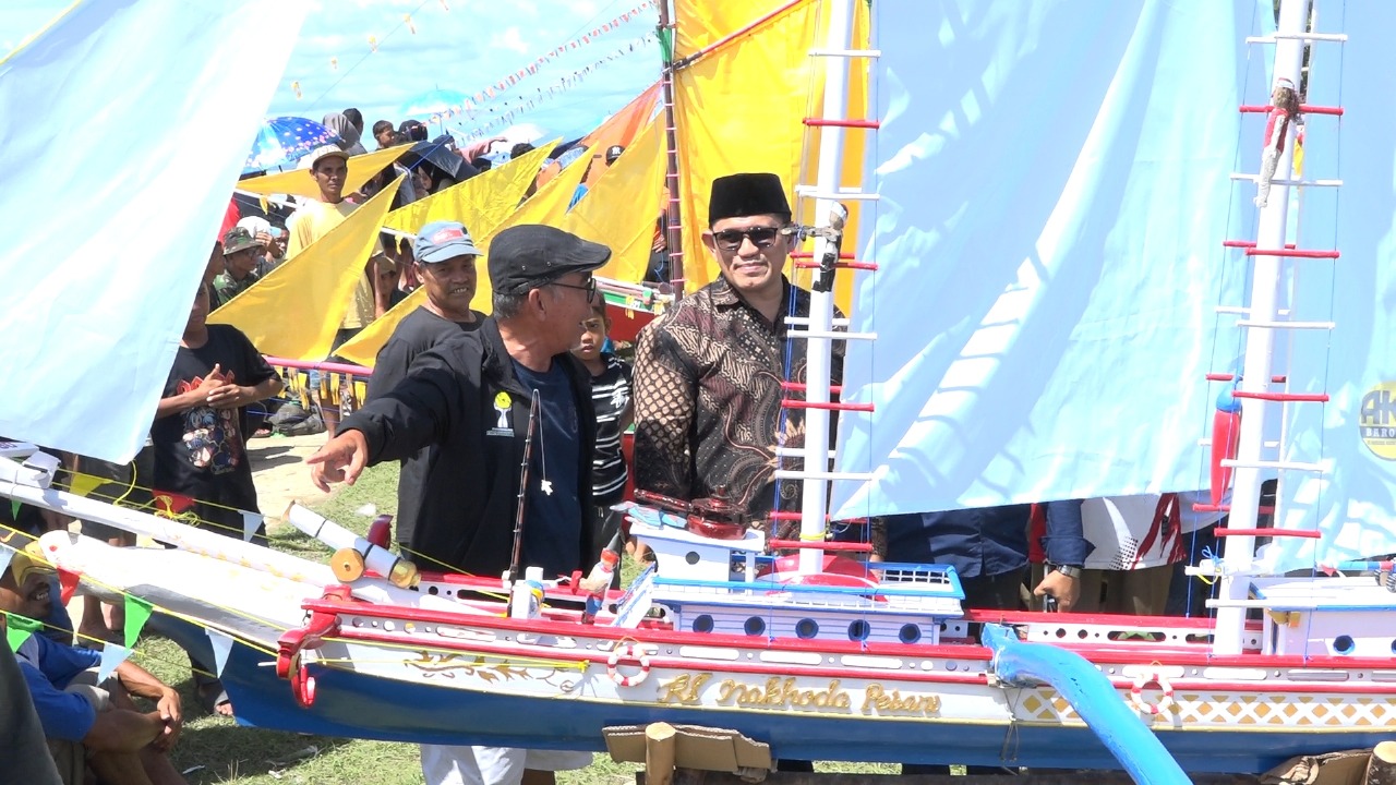 Wabup Sambas Apresiasi Tradisi Antar Ajong: Dari Kearifan Lokal Menuju Daya Tarik Wisata