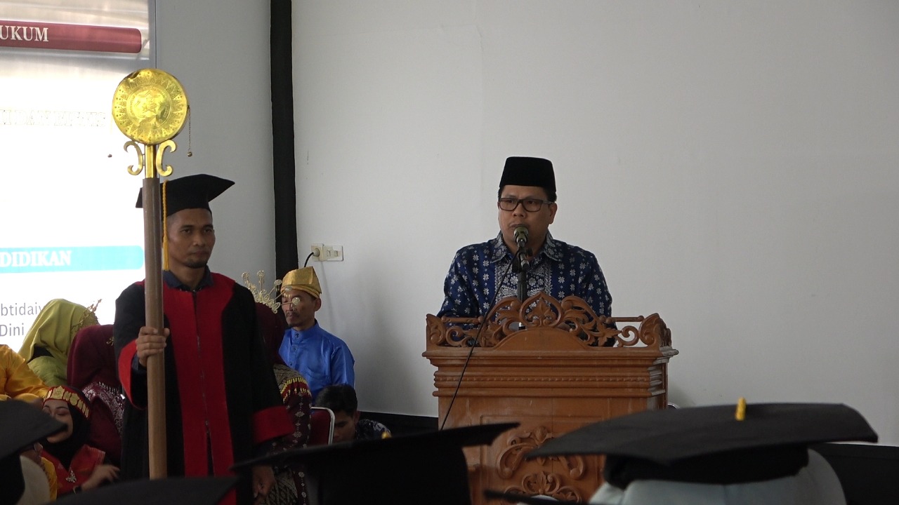 BUPATI SATONO HADIRI WISUDA XV UNISASS: UNISASS JADI KEBANGGAAN SAMBAS