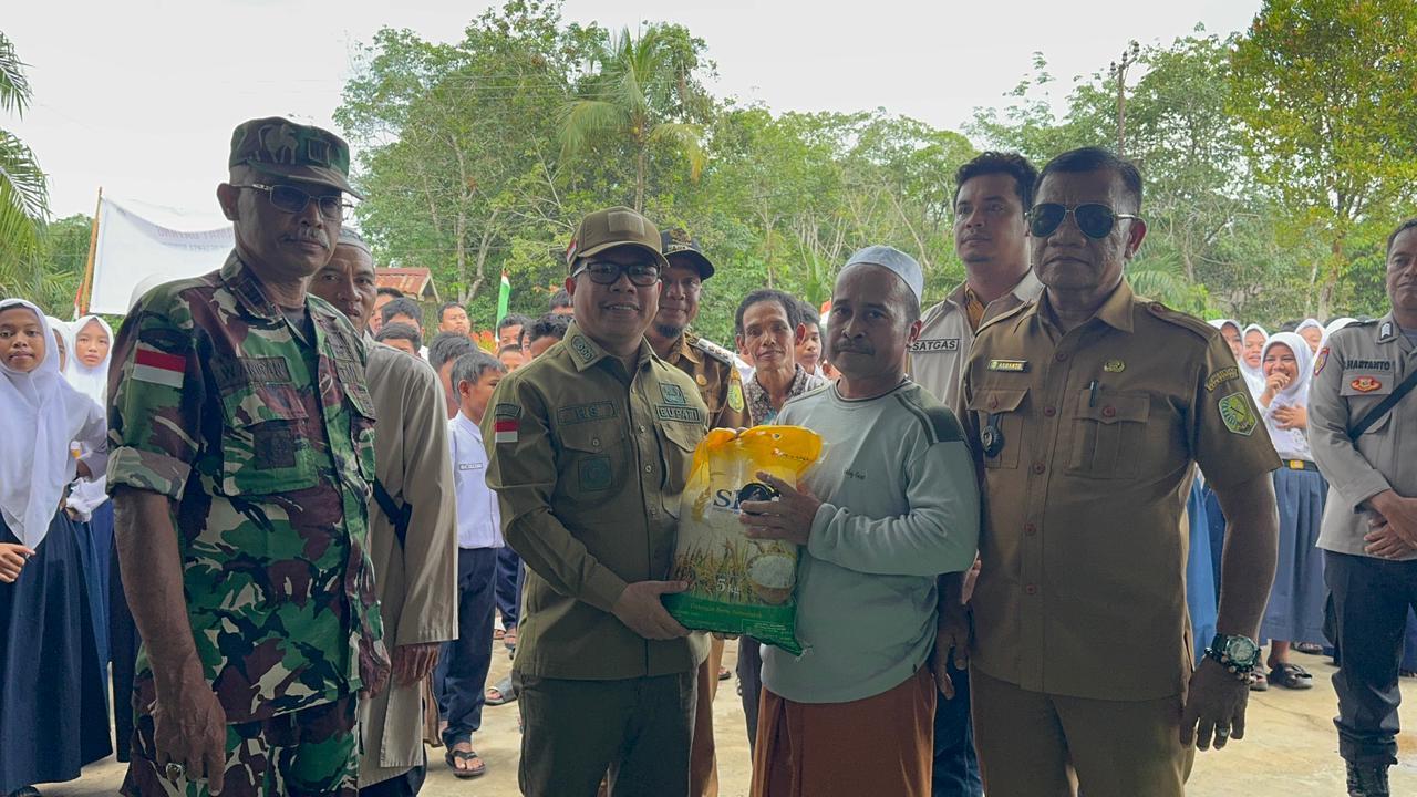 Bupati Sambas hadiri GPM di Desa Tempapan Hulu Galing