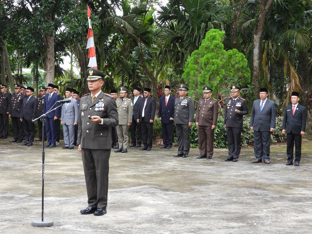 PERINGATI HARI PAHLAWAN 2025 : KEBERSAMAAN DALAM LAKSANAKAN PEMBANGUNAN BERLANDASKAN SEMANGAT PEJUANG UNTUK SAMBAS BERKAH BERKEMAJUAN