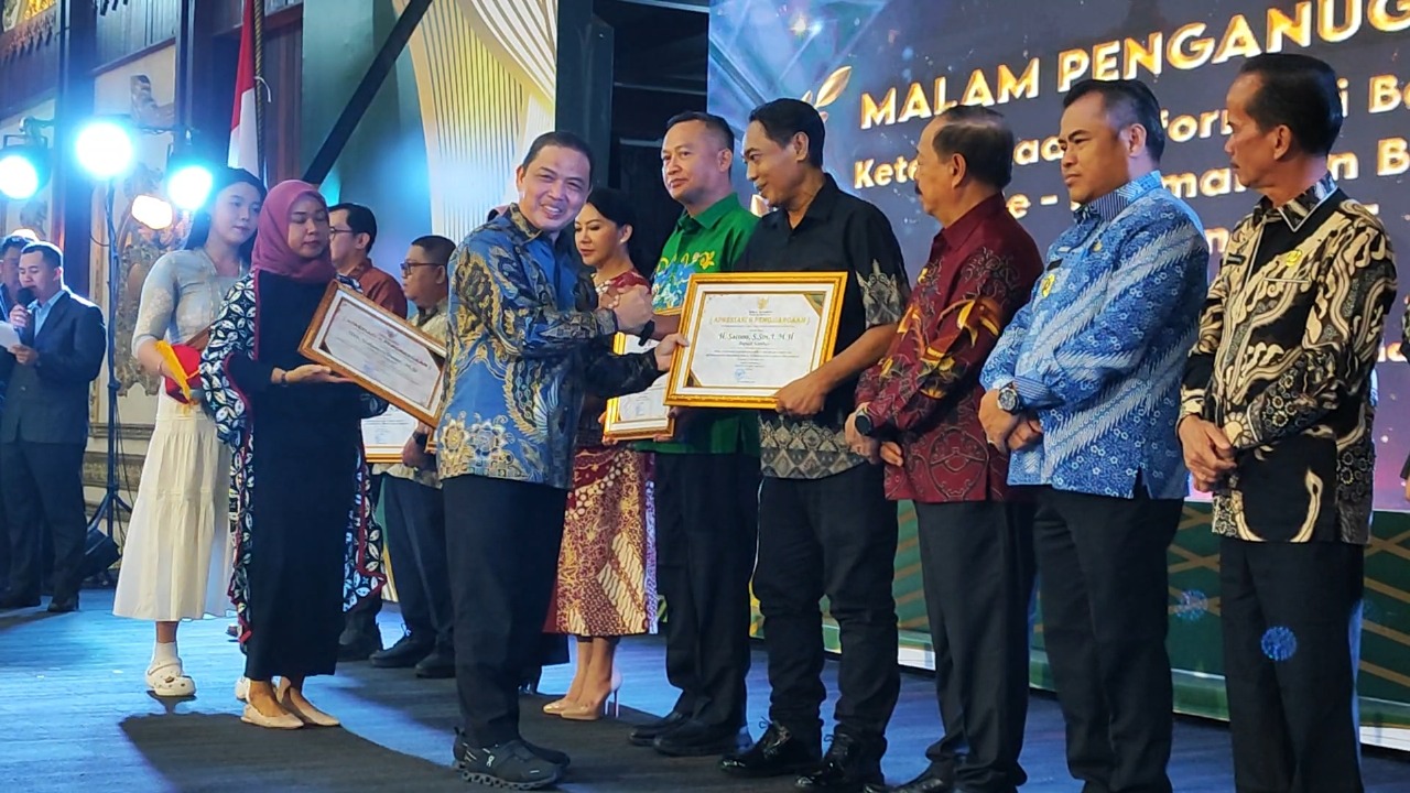 Kabupaten Sambas Raih Predikat "Informatif" Dalam Penganugerahan KIP 2025