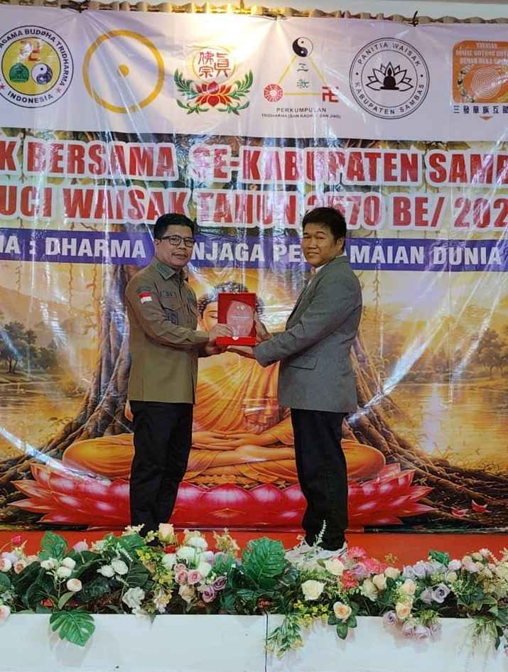Gelorakan Toleransi, Ribuan Umat Sambut Kehadiran Bupati Satono di Perayaan Waisak Bersama se-Kabupaten Sambas di Jawai