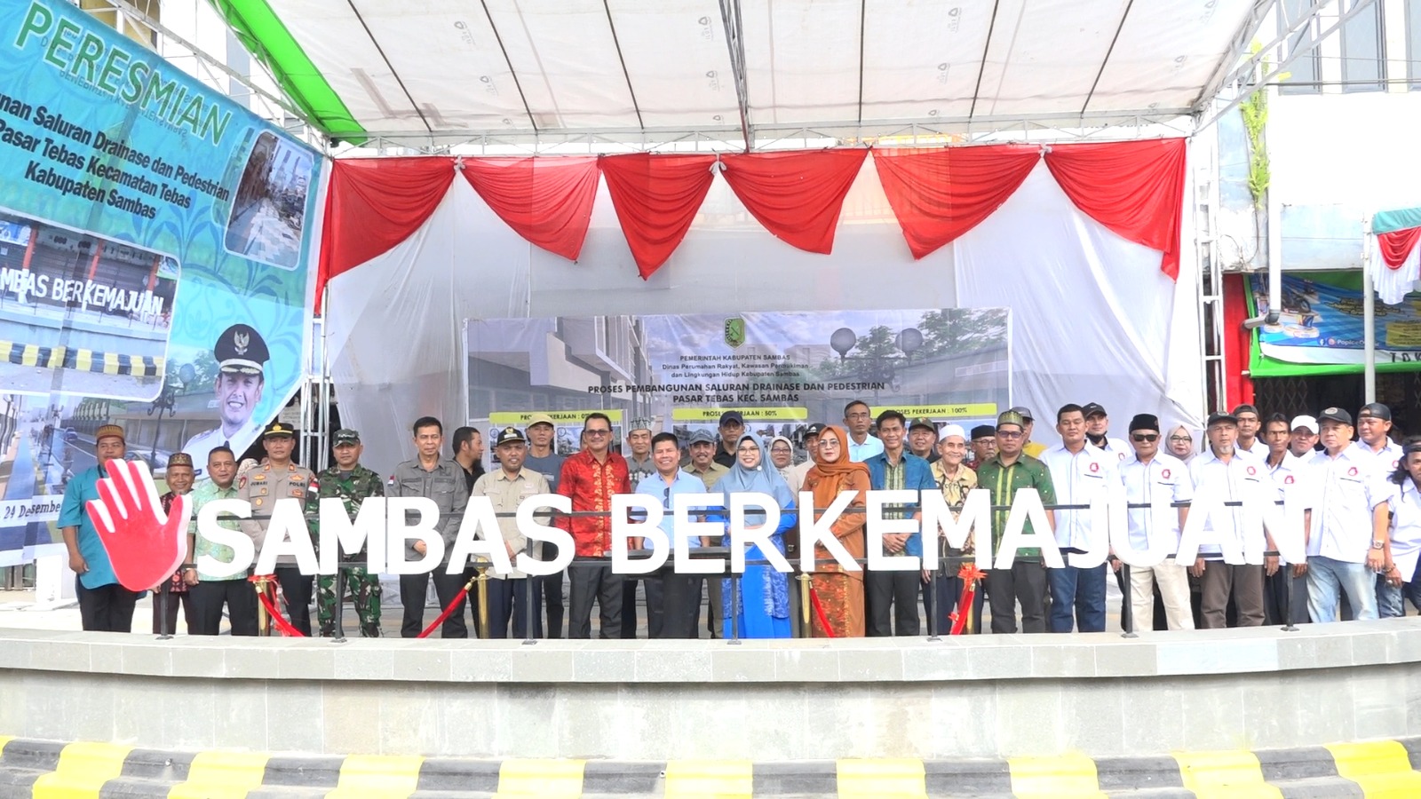 DI ERA KEPEMIMPINANNYA, BUPATI SATONO UNGKAP AKAN TERUS MEMBANGUN PEDESTRIAN DI SELURUH KOTA KECAMATAN DI KABUPATEN SAMBAS