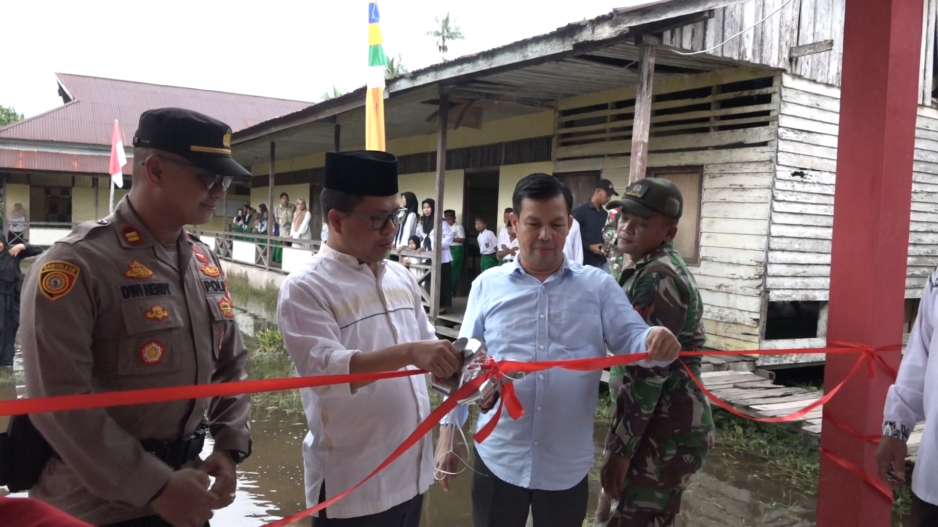 BUPATI SATONO RESMIKAN GEDUNG BELAJAR MIS MUHAMADIAH DESA PANCUR